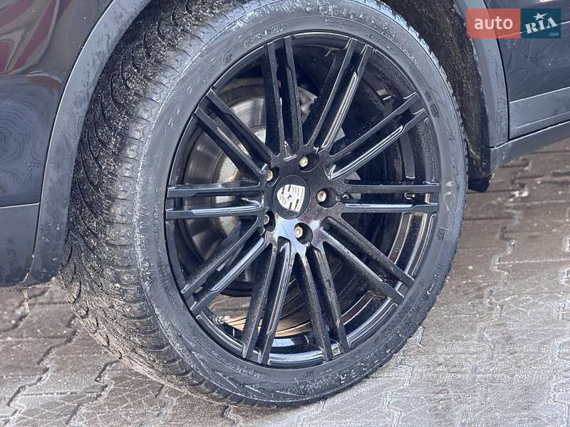 Внедорожник / Кроссовер Porsche Cayenne 2012 в Кривом Роге