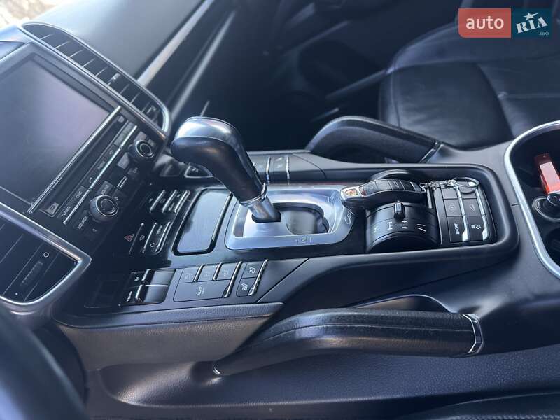 Внедорожник / Кроссовер Porsche Cayenne 2012 в Кривом Роге