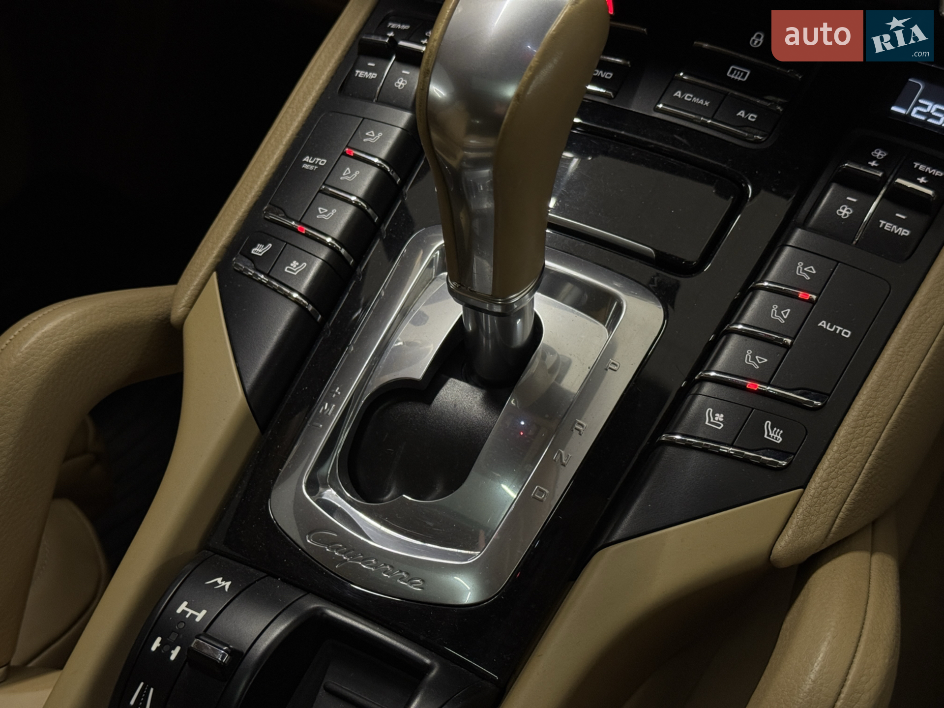 2013 Porsche Cayenne - мініатюра 34