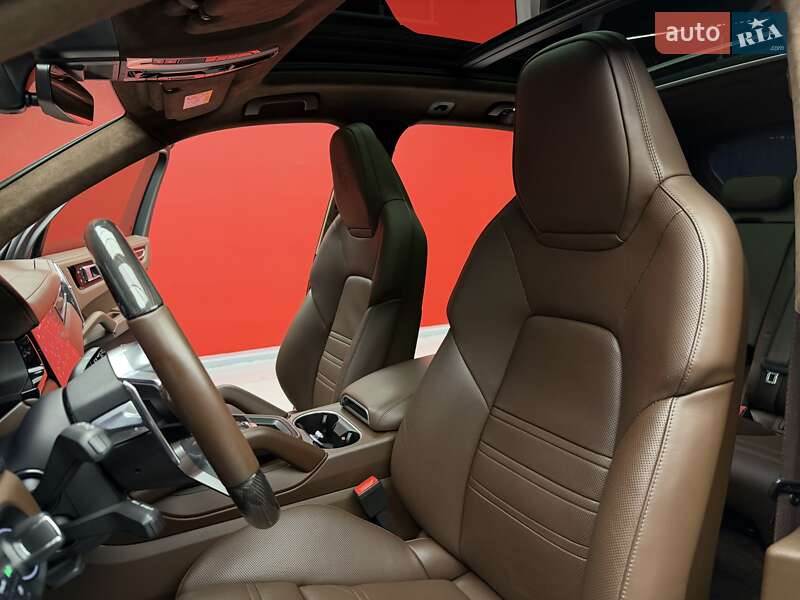 Внедорожник / Кроссовер Porsche Cayenne 2022 в Киеве