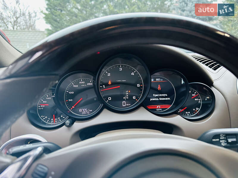 Внедорожник / Кроссовер Porsche Cayenne 2013 в Одессе