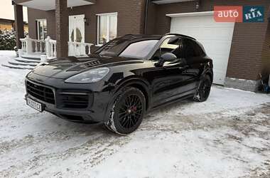 Внедорожник / Кроссовер Porsche Cayenne 2021 в Киеве