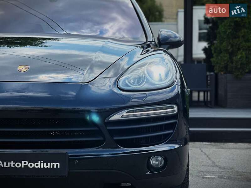 Внедорожник / Кроссовер Porsche Cayenne 2013 в Киеве