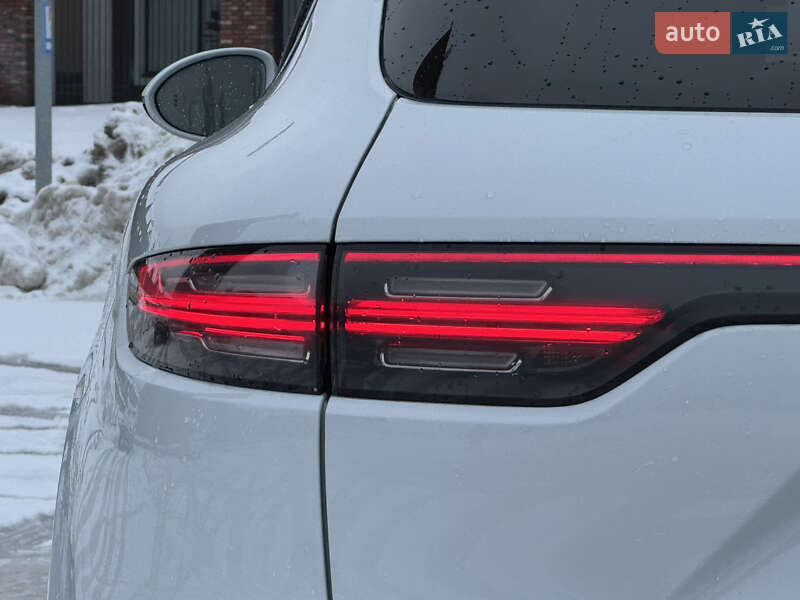 Внедорожник / Кроссовер Porsche Cayenne 2018 в Киеве