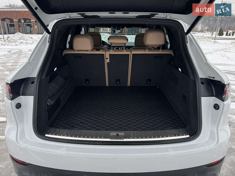 Внедорожник / Кроссовер Porsche Cayenne 2018 в Киеве