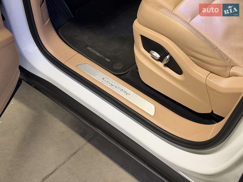 Внедорожник / Кроссовер Porsche Cayenne 2019 в Киеве