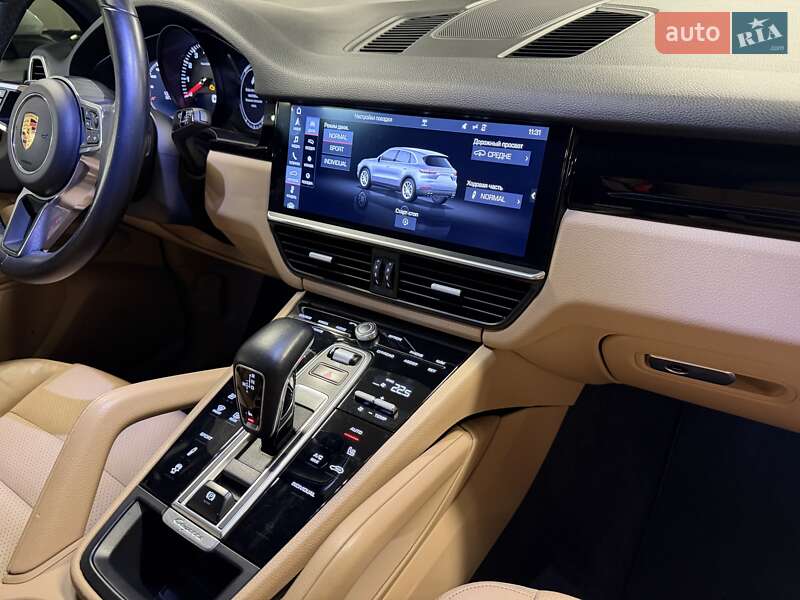 Внедорожник / Кроссовер Porsche Cayenne 2019 в Киеве