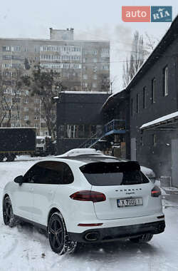 Позашляховик / Кросовер Porsche Cayenne 2013 в Києві