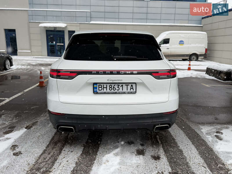 Внедорожник / Кроссовер Porsche Cayenne 2018 в Киеве
