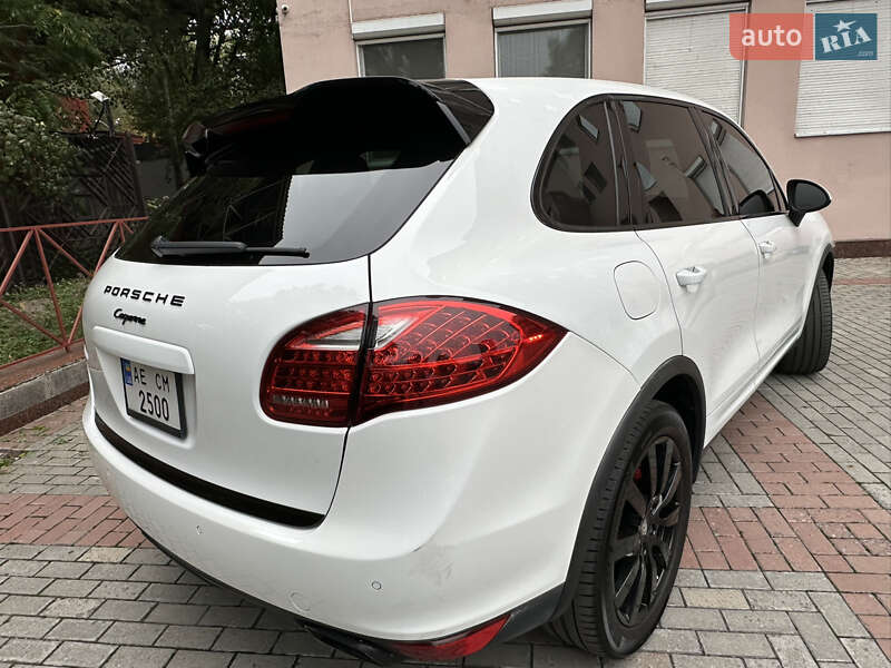 Внедорожник / Кроссовер Porsche Cayenne 2014 в Днепре