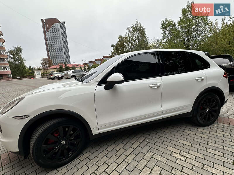 Внедорожник / Кроссовер Porsche Cayenne 2014 в Днепре
