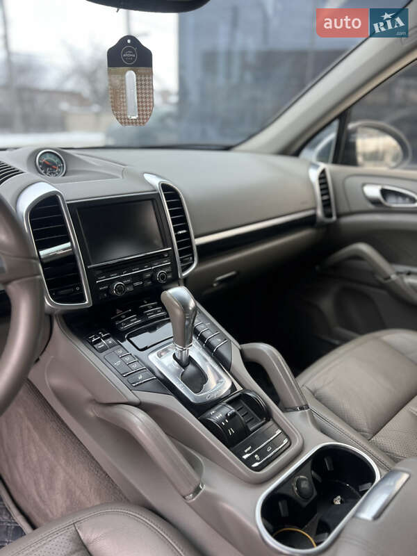 Внедорожник / Кроссовер Porsche Cayenne 2012 в Виннице