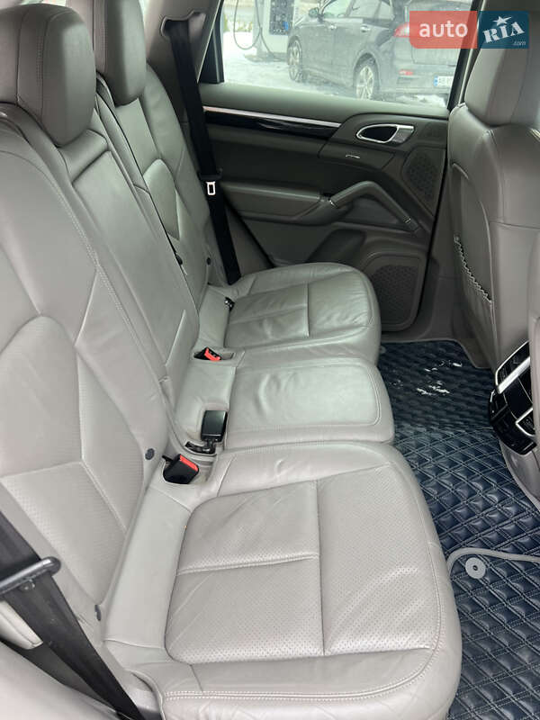Внедорожник / Кроссовер Porsche Cayenne 2012 в Виннице