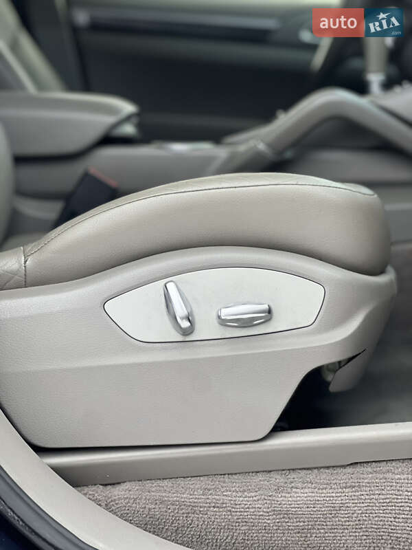 Внедорожник / Кроссовер Porsche Cayenne 2012 в Виннице
