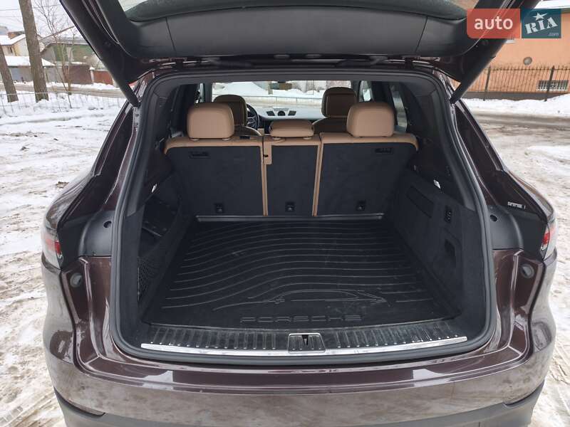 Внедорожник / Кроссовер Porsche Cayenne 2019 в Киеве фото 14 Внедорожник / Кроссовер Porsche Cayenne 2019 в Киеве