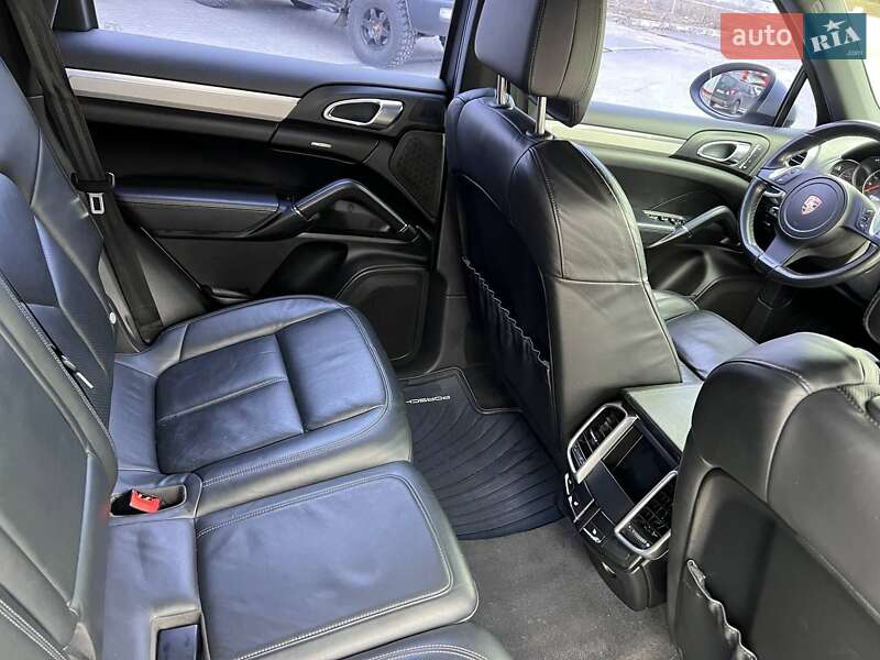 Внедорожник / Кроссовер Porsche Cayenne 2010 в Днепре