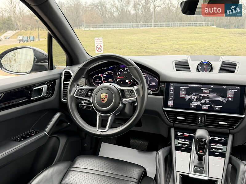Внедорожник / Кроссовер Porsche Cayenne 2019 в Одессе