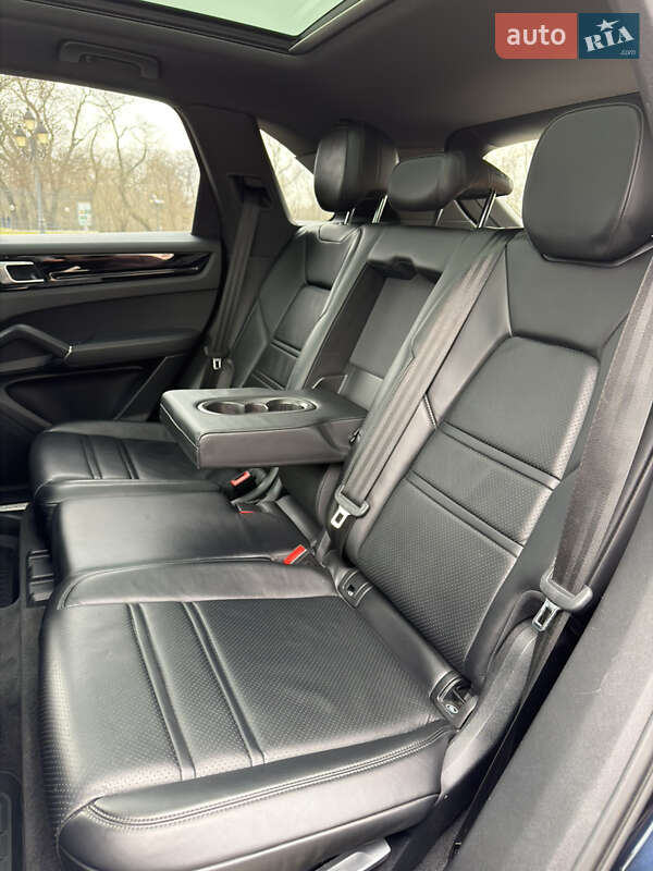 Внедорожник / Кроссовер Porsche Cayenne 2019 в Одессе