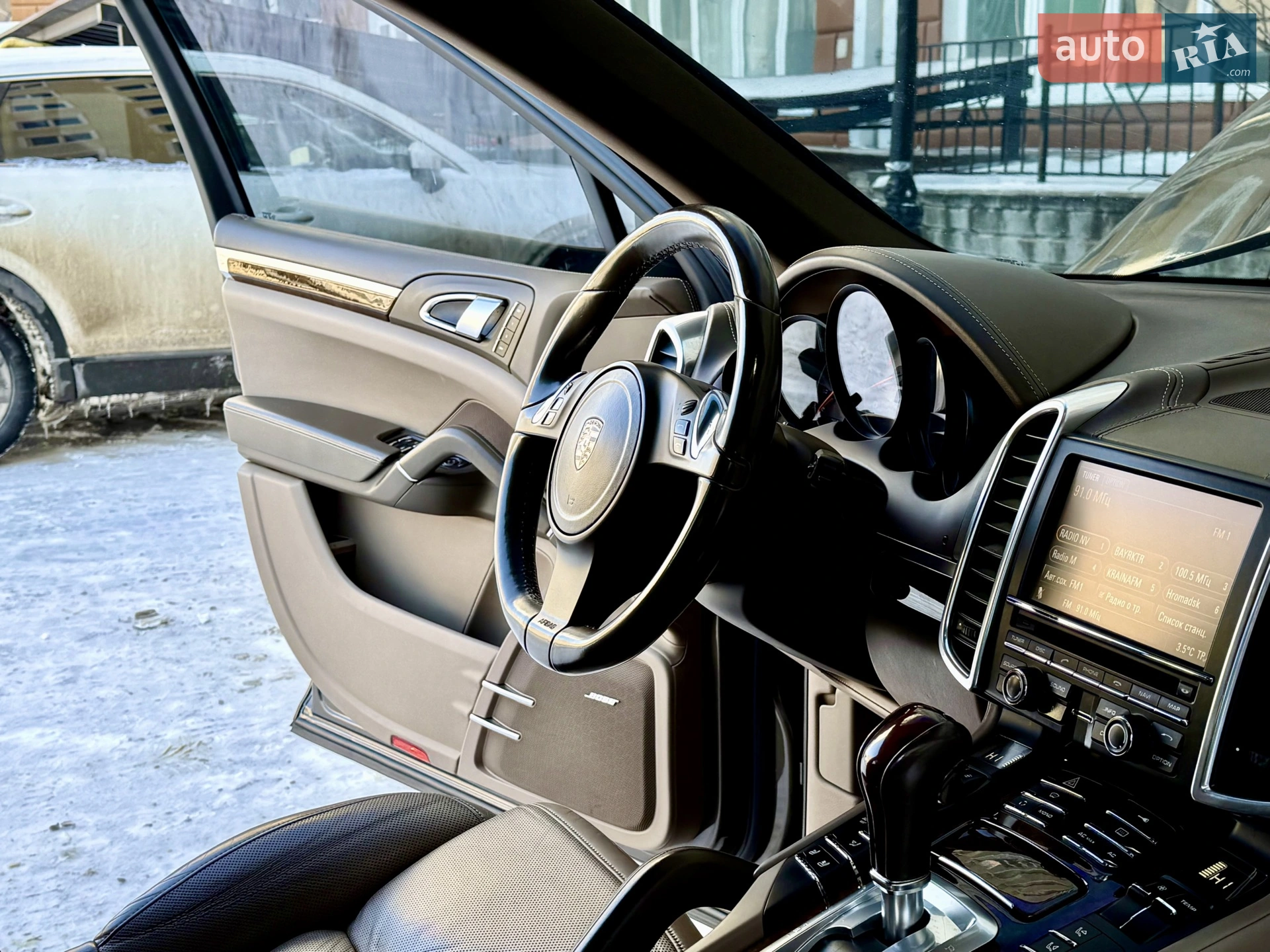 2011 Porsche Cayenne - мініатюра 76