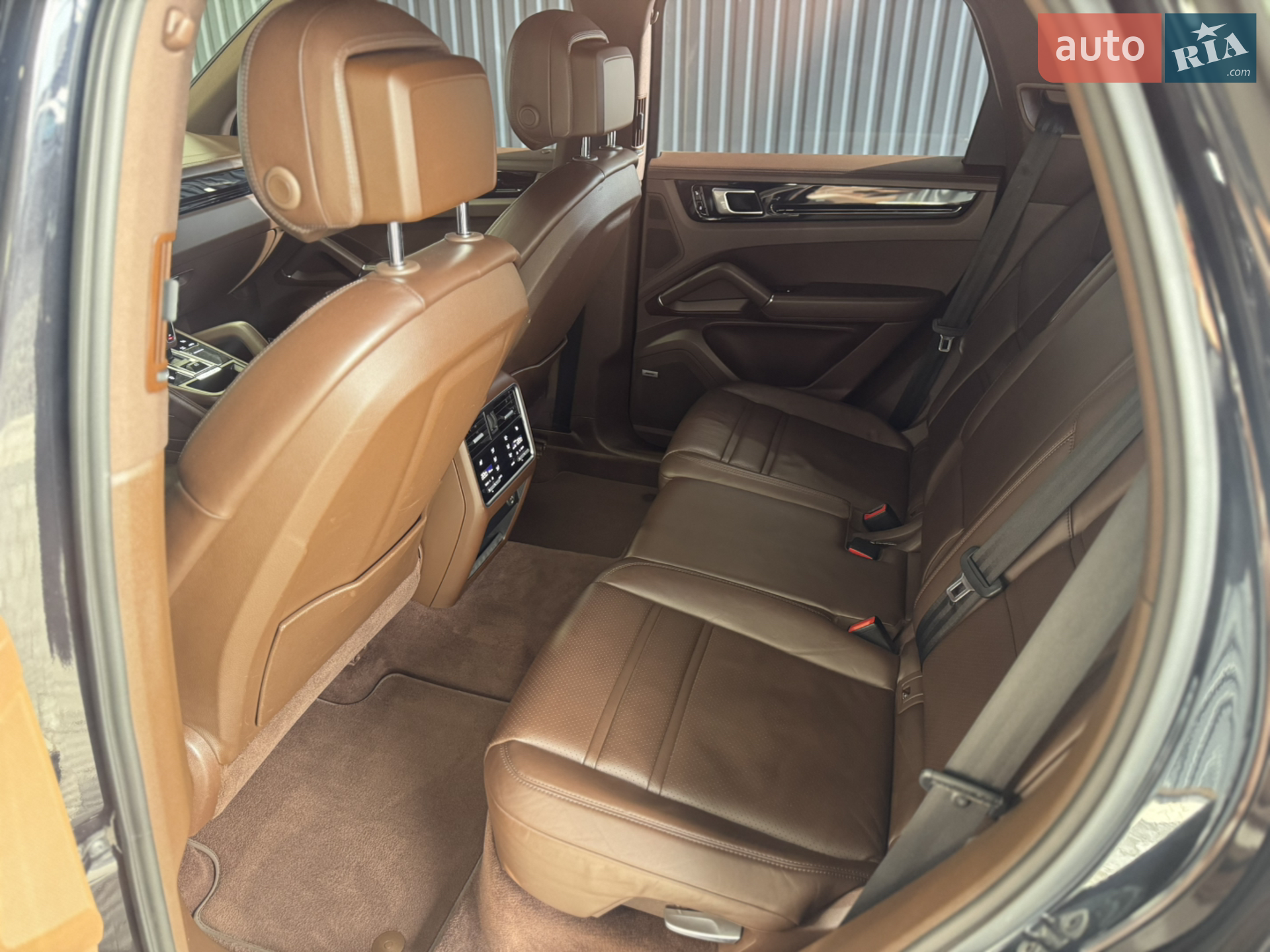 2018 Porsche Cayenne - мініатюра 36