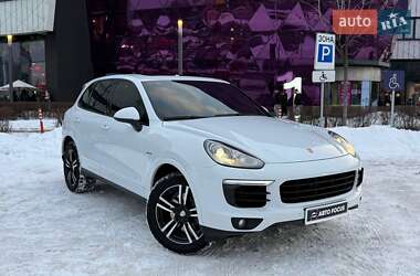 Внедорожник / Кроссовер Porsche Cayenne 2016 в Киеве