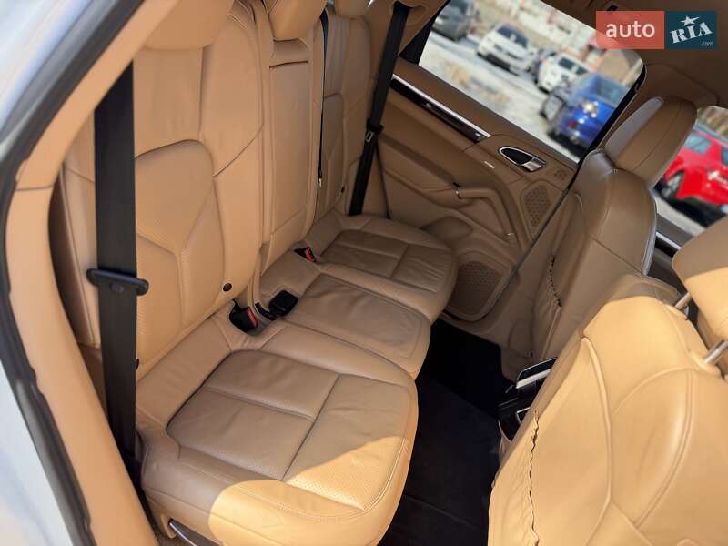 Внедорожник / Кроссовер Porsche Cayenne 2011 в Киеве фото 32 Внедорожник / Кроссовер Porsche Cayenne 2011 в Киеве
