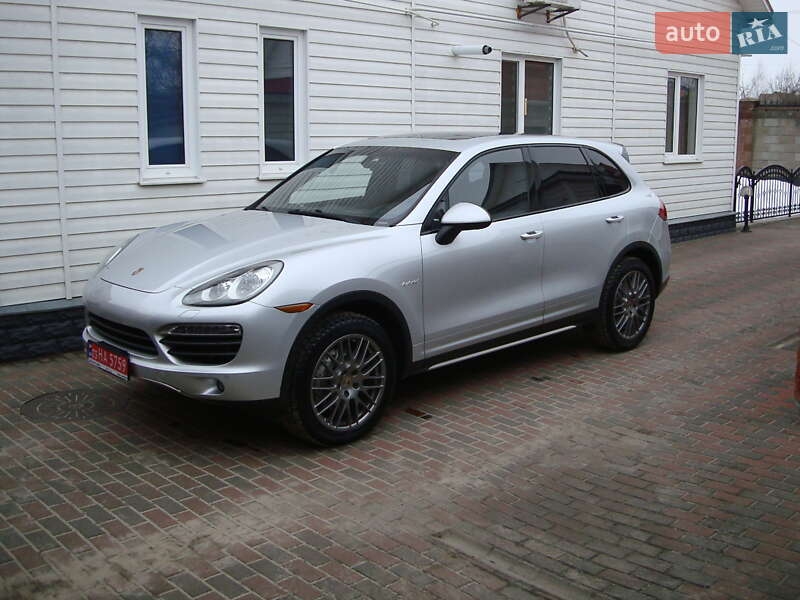 Внедорожник / Кроссовер Porsche Cayenne 2014 в Ровно