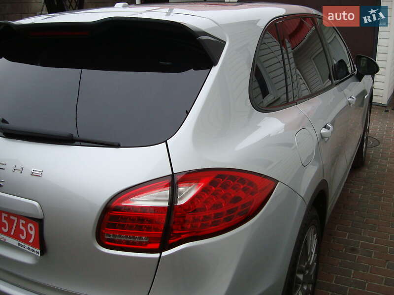 Внедорожник / Кроссовер Porsche Cayenne 2014 в Ровно