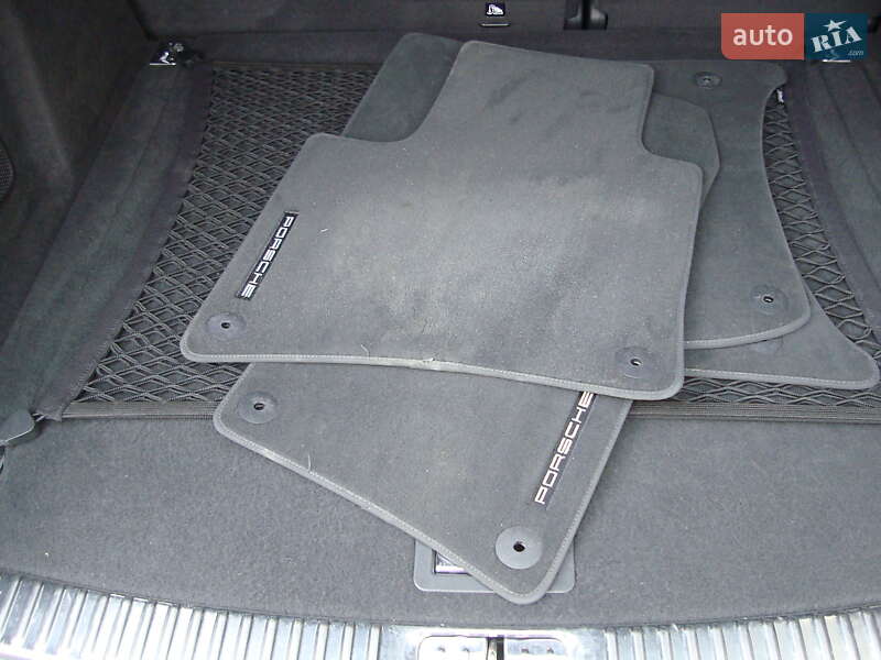 Внедорожник / Кроссовер Porsche Cayenne 2014 в Ровно