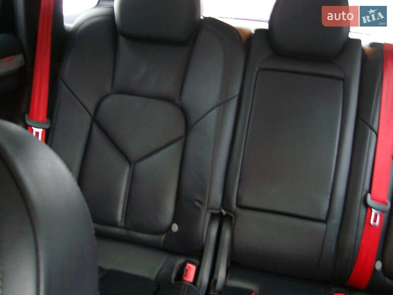 Внедорожник / Кроссовер Porsche Cayenne 2014 в Ровно