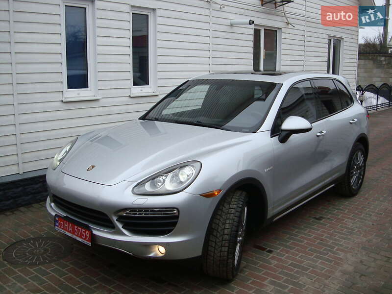 Внедорожник / Кроссовер Porsche Cayenne 2014 в Ровно