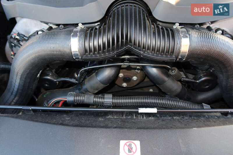 Внедорожник / Кроссовер Porsche Cayenne 2015 в Киеве