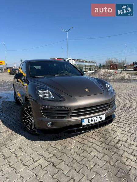 Позашляховик / Кросовер Porsche Cayenne 2012 в Луцьку