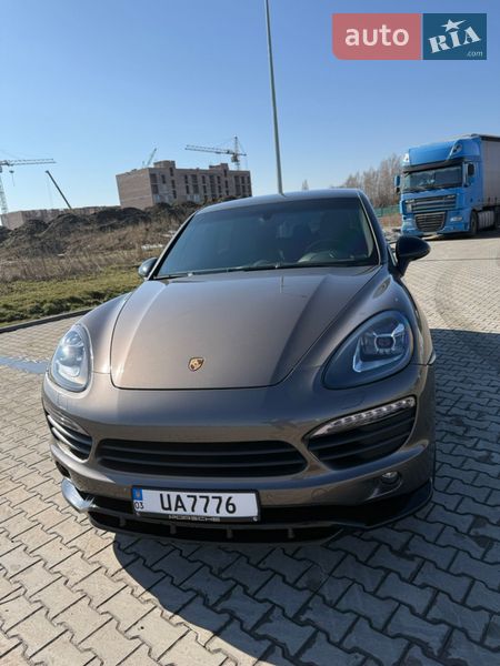 Позашляховик / Кросовер Porsche Cayenne 2012 в Луцьку