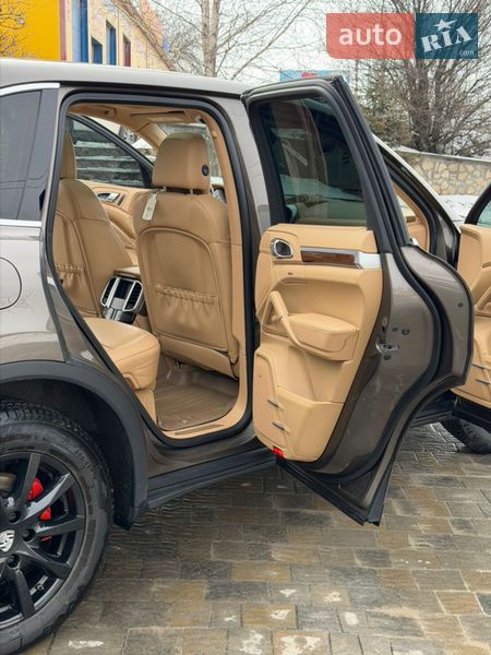 Внедорожник / Кроссовер Porsche Cayenne 2013 в Тернополе