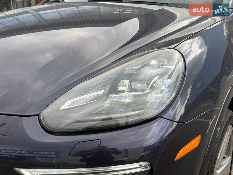 Внедорожник / Кроссовер Porsche Cayenne 2016 в Киеве