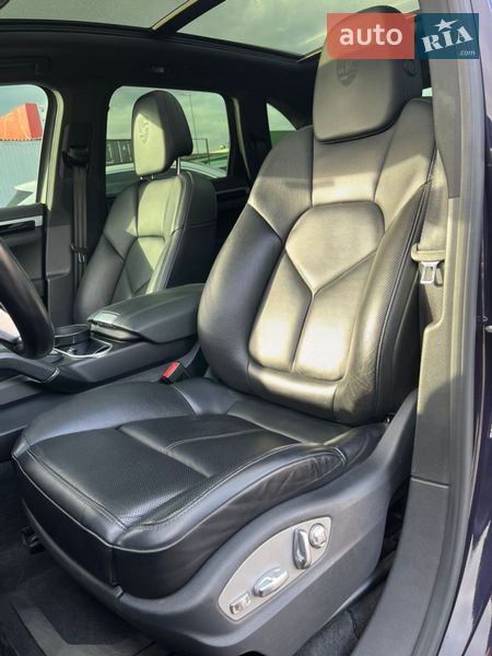 Внедорожник / Кроссовер Porsche Cayenne 2016 в Киеве