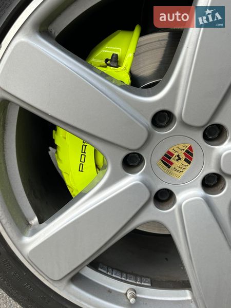 Внедорожник / Кроссовер Porsche Cayenne 2016 в Киеве