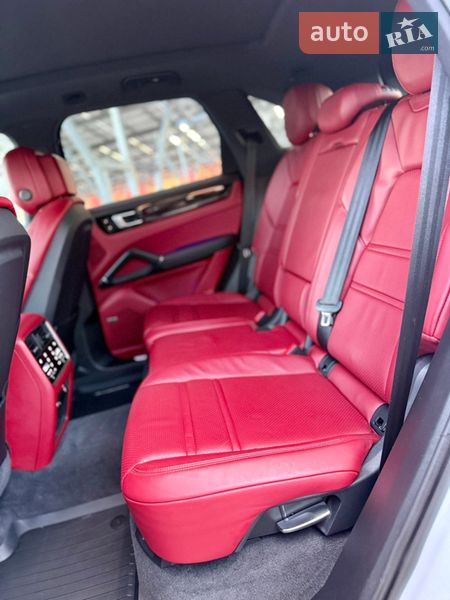 Внедорожник / Кроссовер Porsche Cayenne 2021 в Львове