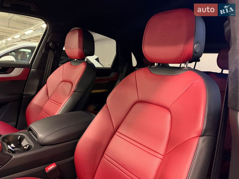 Внедорожник / Кроссовер Porsche Cayenne 2023 в Киеве