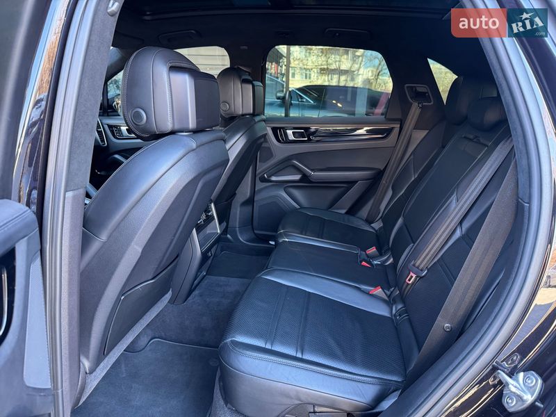 Позашляховик / Кросовер Porsche Cayenne 2017 в Одесі