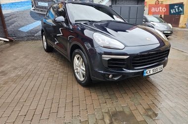 Позашляховик / Кросовер Porsche Cayenne 2016 в Києві