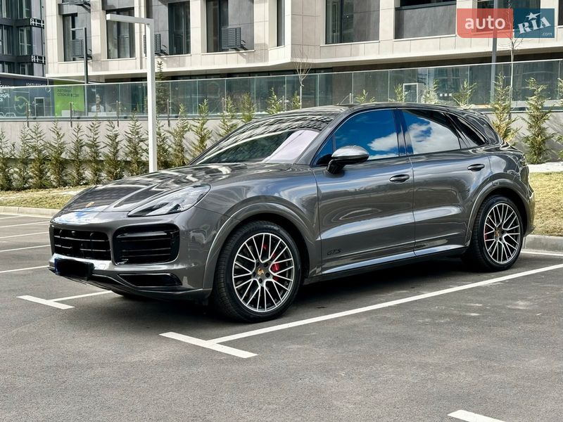 Porsche Cayenne 2021