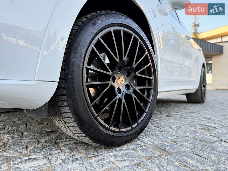 Внедорожник / Кроссовер Porsche Cayenne 2018 в Львове