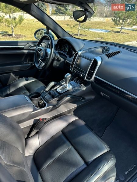 Позашляховик / Кросовер Porsche Cayenne 2015 в Кременчуці