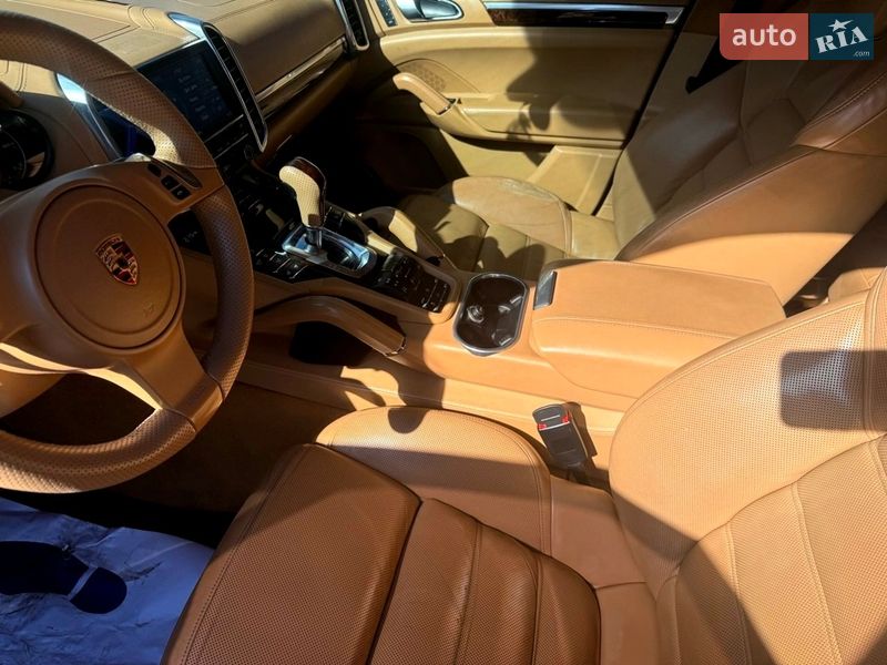 Внедорожник / Кроссовер Porsche Cayenne 2010 в Хмельницком