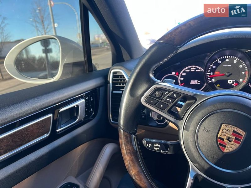 Позашляховик / Кросовер Porsche Cayenne 2019 в Києві