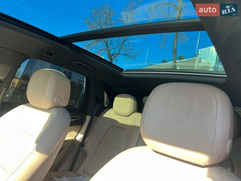 Позашляховик / Кросовер Porsche Cayenne 2019 в Києві