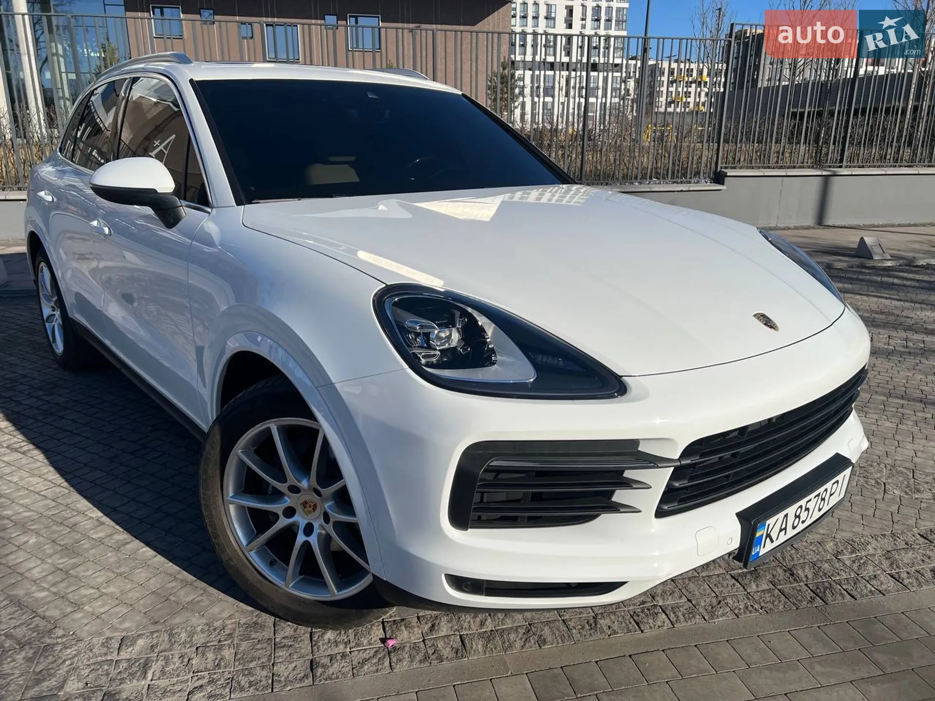 2019 Porsche Cayenne - мініатюра 2