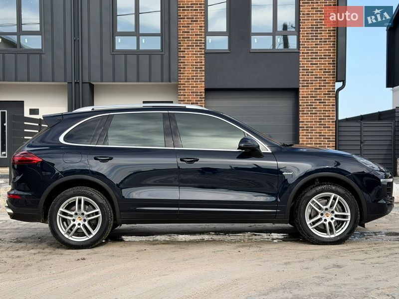 Внедорожник / Кроссовер Porsche Cayenne 2016 в Тернополе